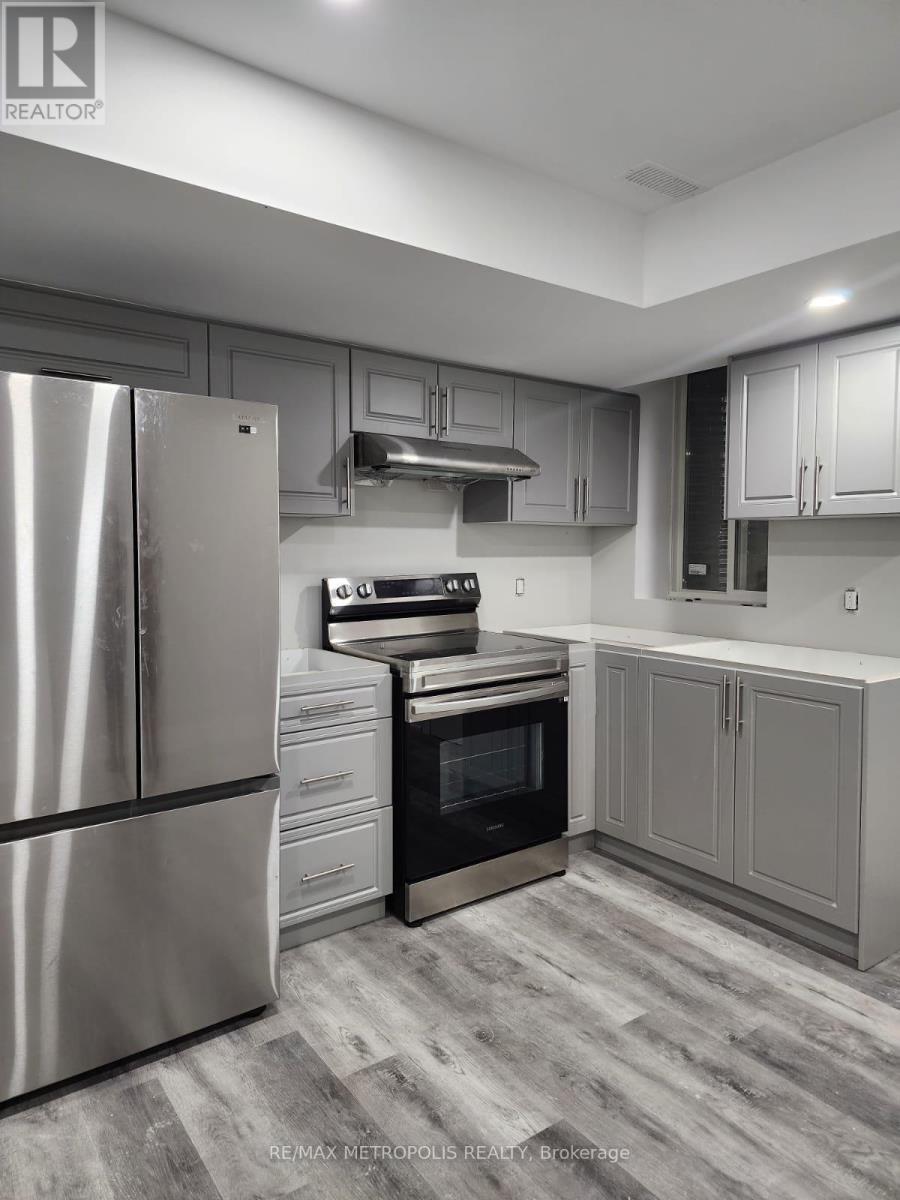 Bsmt - 261 Clockwork Drive, Brampton, ON - Indoor Photo Showing Kitchen
