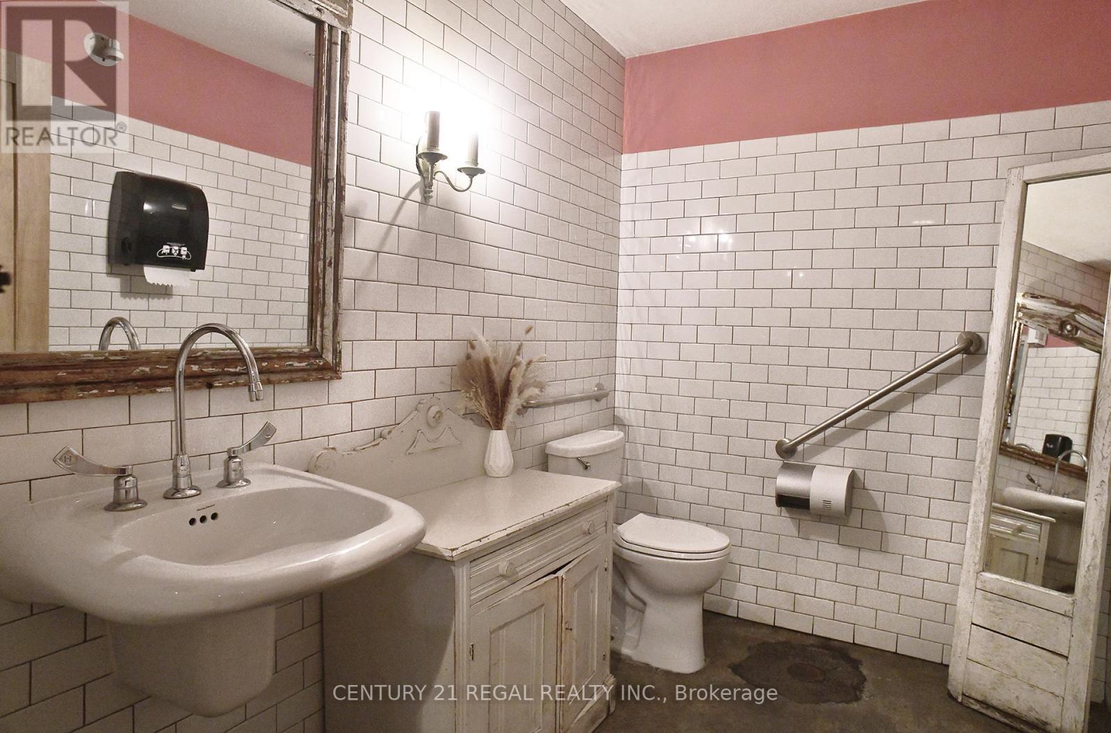 56 Temperance Street, Toronto, ON