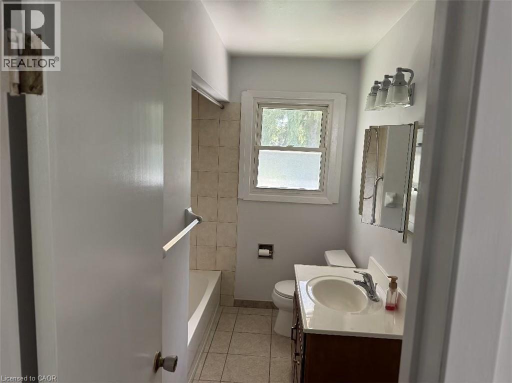 23 Elkington Drive, Kitchener, ON - Indoor Photo Showing Bathroom