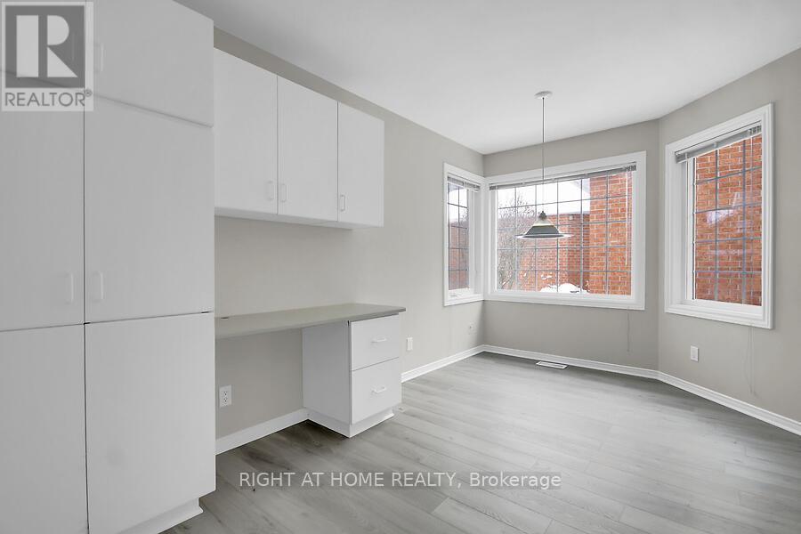 38 Kettering, Ottawa, ON - Indoor Photo Showing Other Room