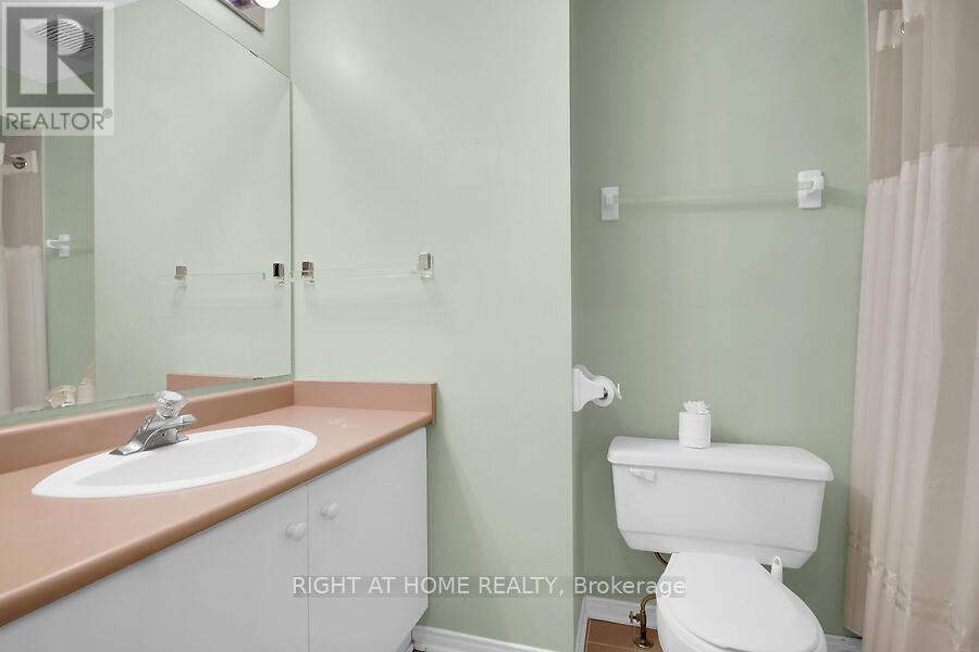 38 Kettering, Ottawa, ON - Indoor Photo Showing Bathroom