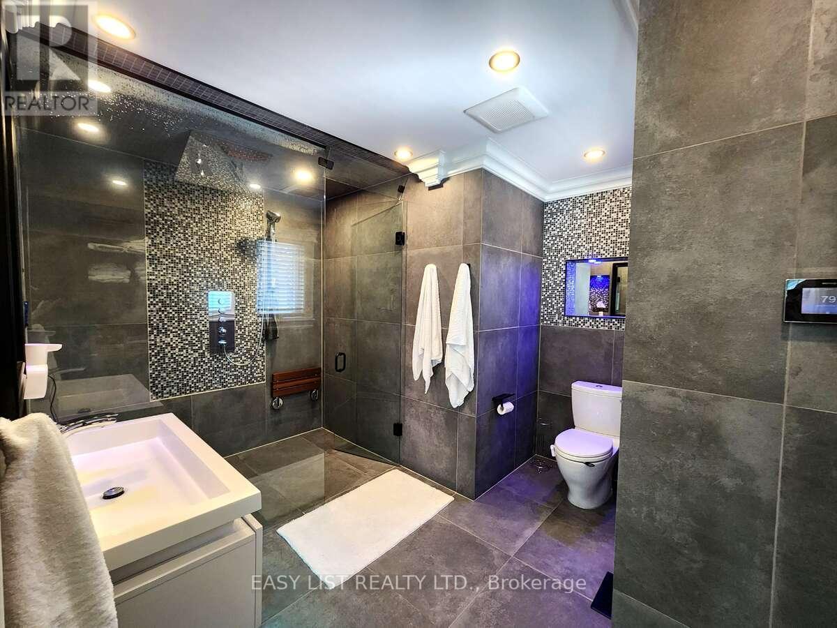 48 Mill Run Gate, Uxbridge, ON - Indoor Photo Showing Bathroom