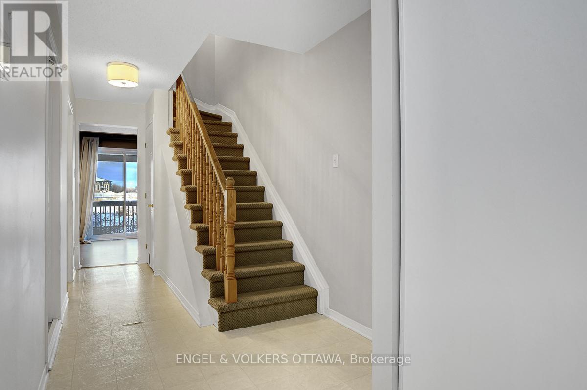 21 Drayton Private, Ottawa, ON - Indoor Photo Showing Other Room