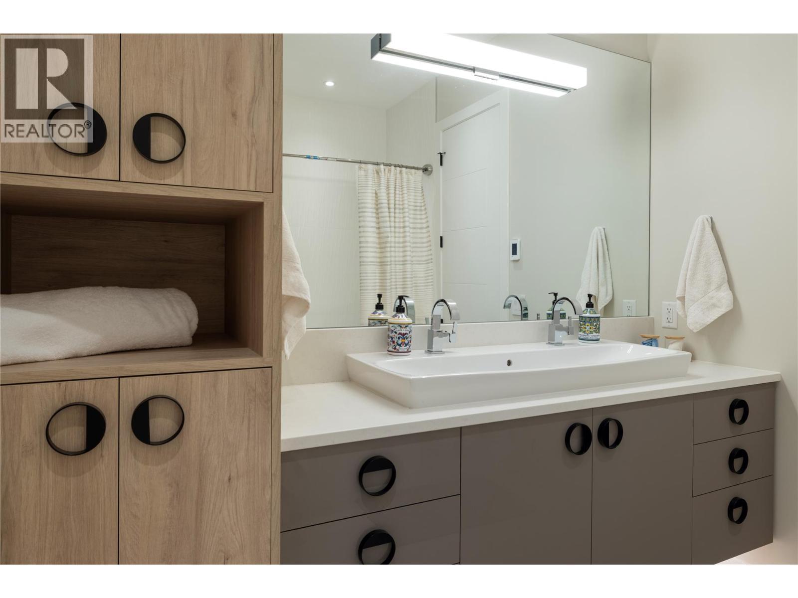 5650 The Edge Place Unit# 111, Kelowna, BC - Indoor Photo Showing Bathroom