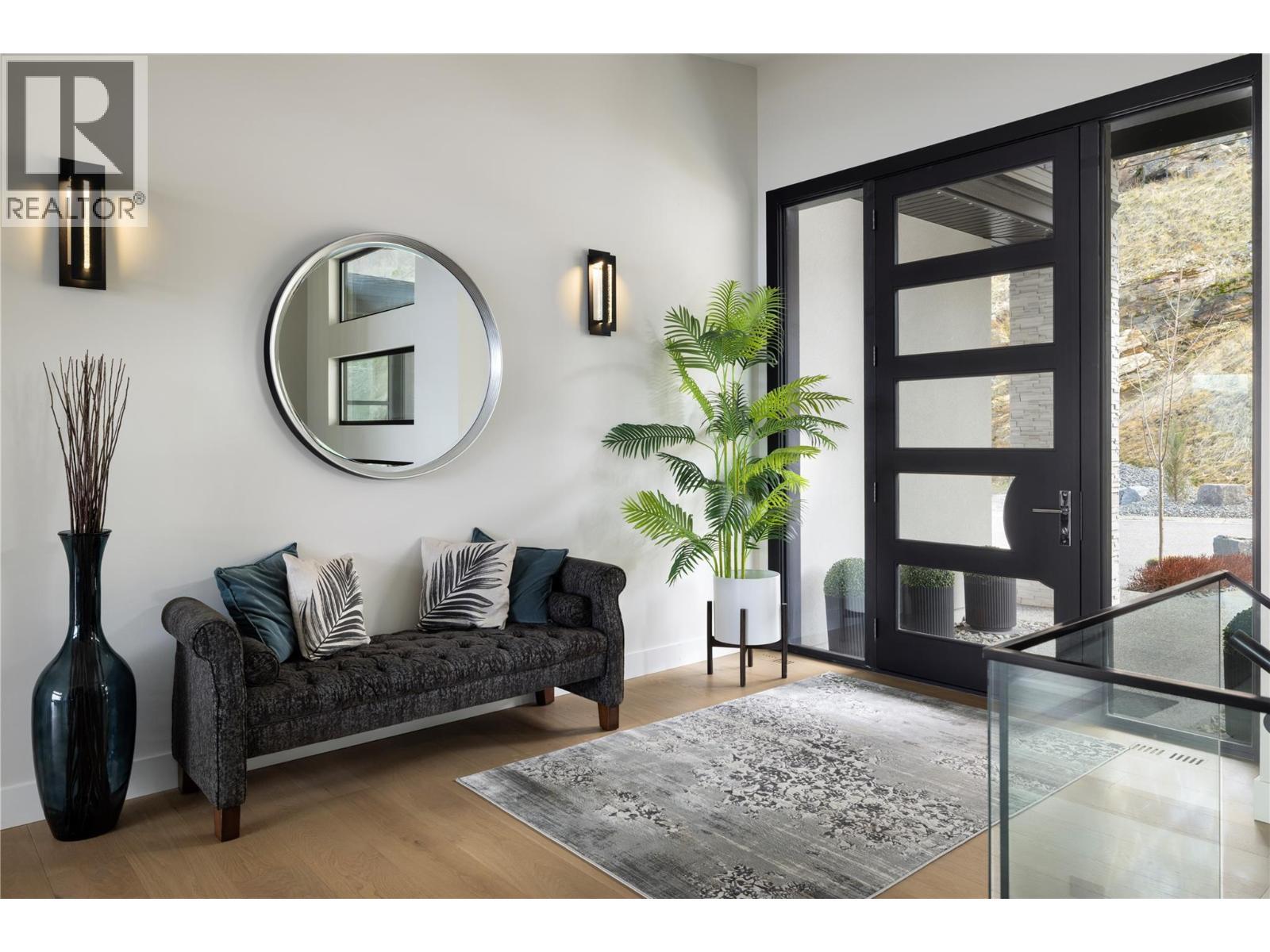 5650 The Edge Place Unit# 111, Kelowna, BC - Indoor Photo Showing Living Room