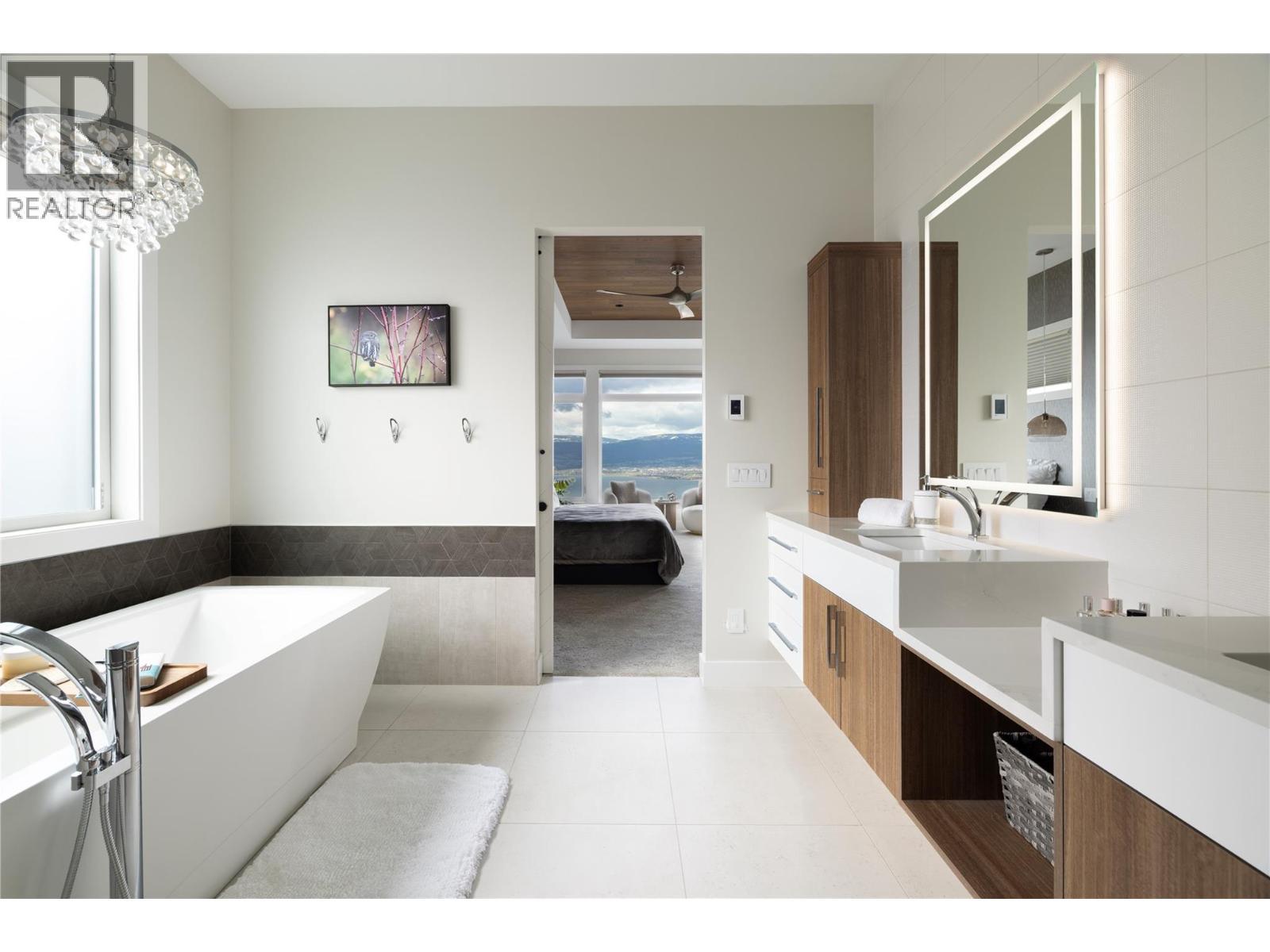 5650 The Edge Place Unit# 111, Kelowna, BC - Indoor Photo Showing Bathroom