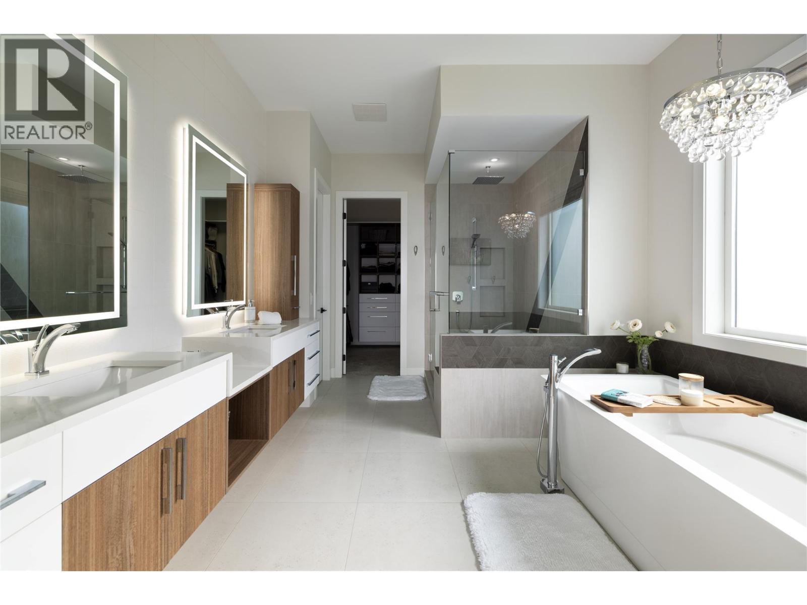 5650 The Edge Place Unit# 111, Kelowna, BC - Indoor Photo Showing Bathroom