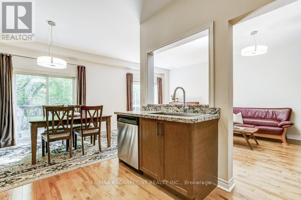 4134 Medland Drive, Burlington, ON - Indoor