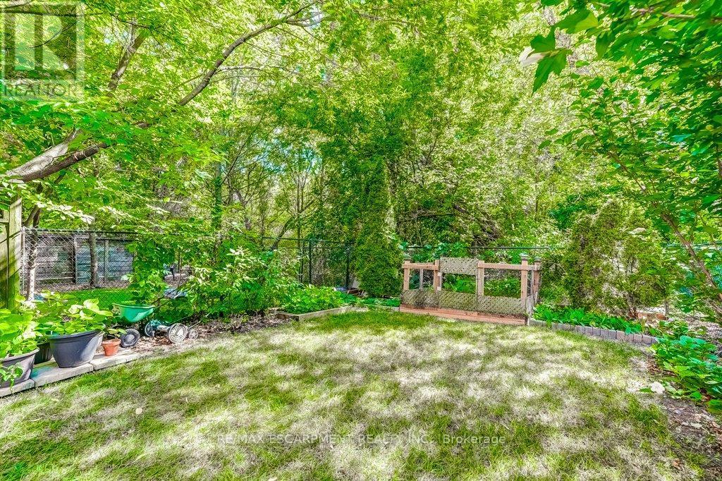 4134 Medland Drive, Burlington, ON - Outdoor