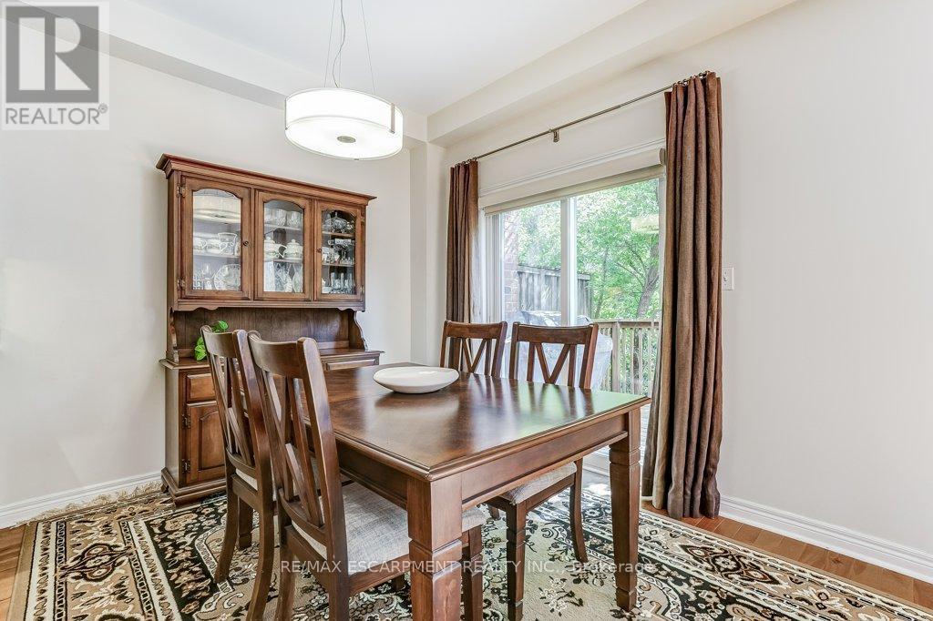 4134 Medland Drive, Burlington, ON - Indoor Photo Showing Dining Room