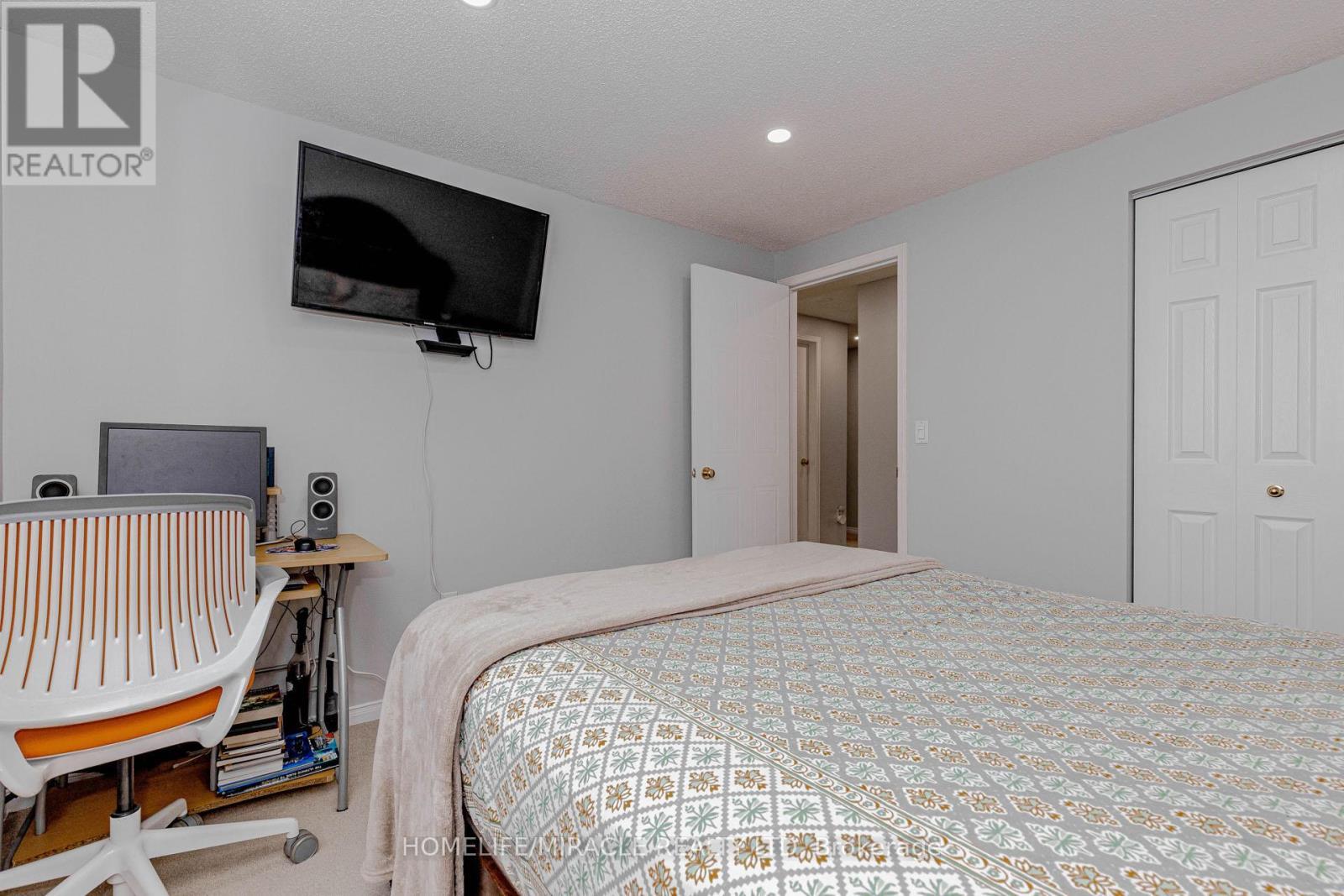128 Karalee Crescent, Cambridge, ON - Indoor Photo Showing Bedroom