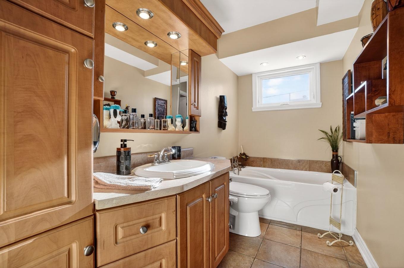 Bathroom - 1316 Rue Loignon, Terrebonne (Terrebonne), QC - Indoor Photo Showing Bathroom