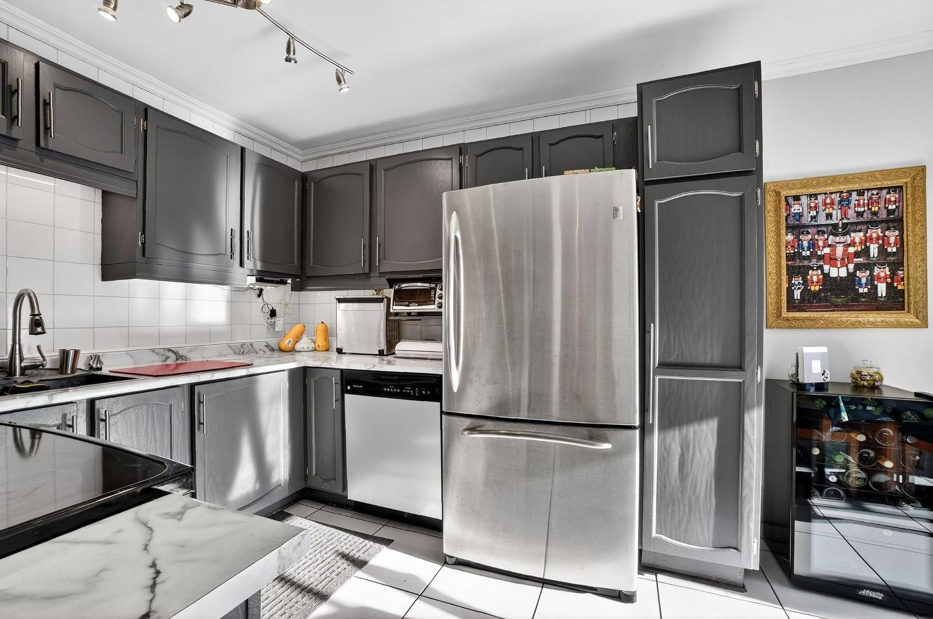 Kitchen - 1316 Rue Loignon, Terrebonne (Terrebonne), QC - Indoor Photo Showing Kitchen With Upgraded Kitchen