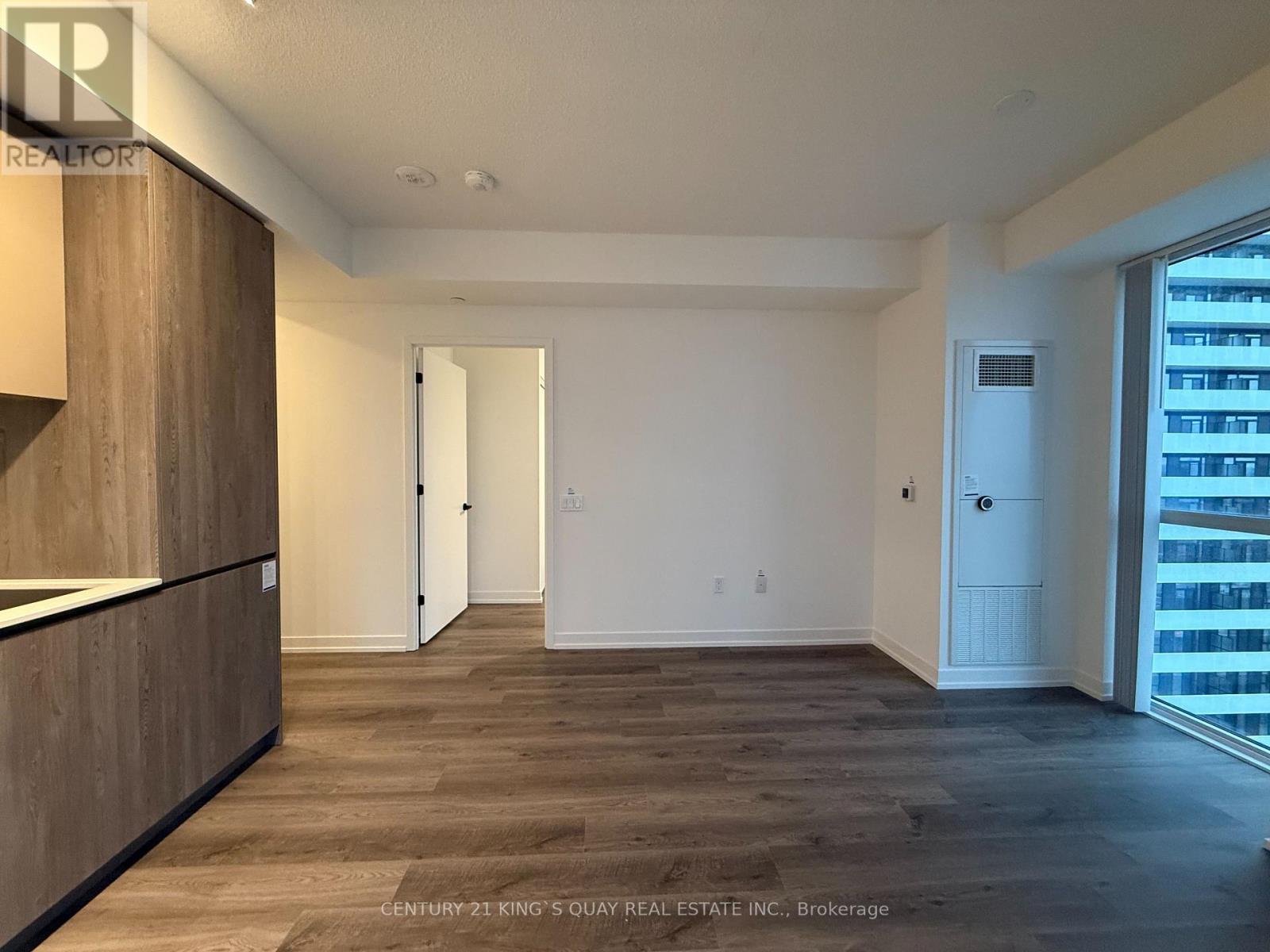 3312 - 8 Interchange Way, Vaughan, ON - Indoor Photo Showing Other Room