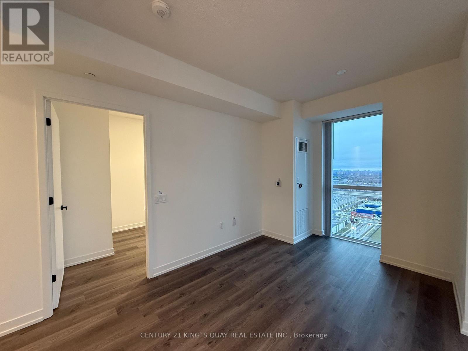 3312 - 8 Interchange Way, Vaughan, ON - Indoor Photo Showing Other Room