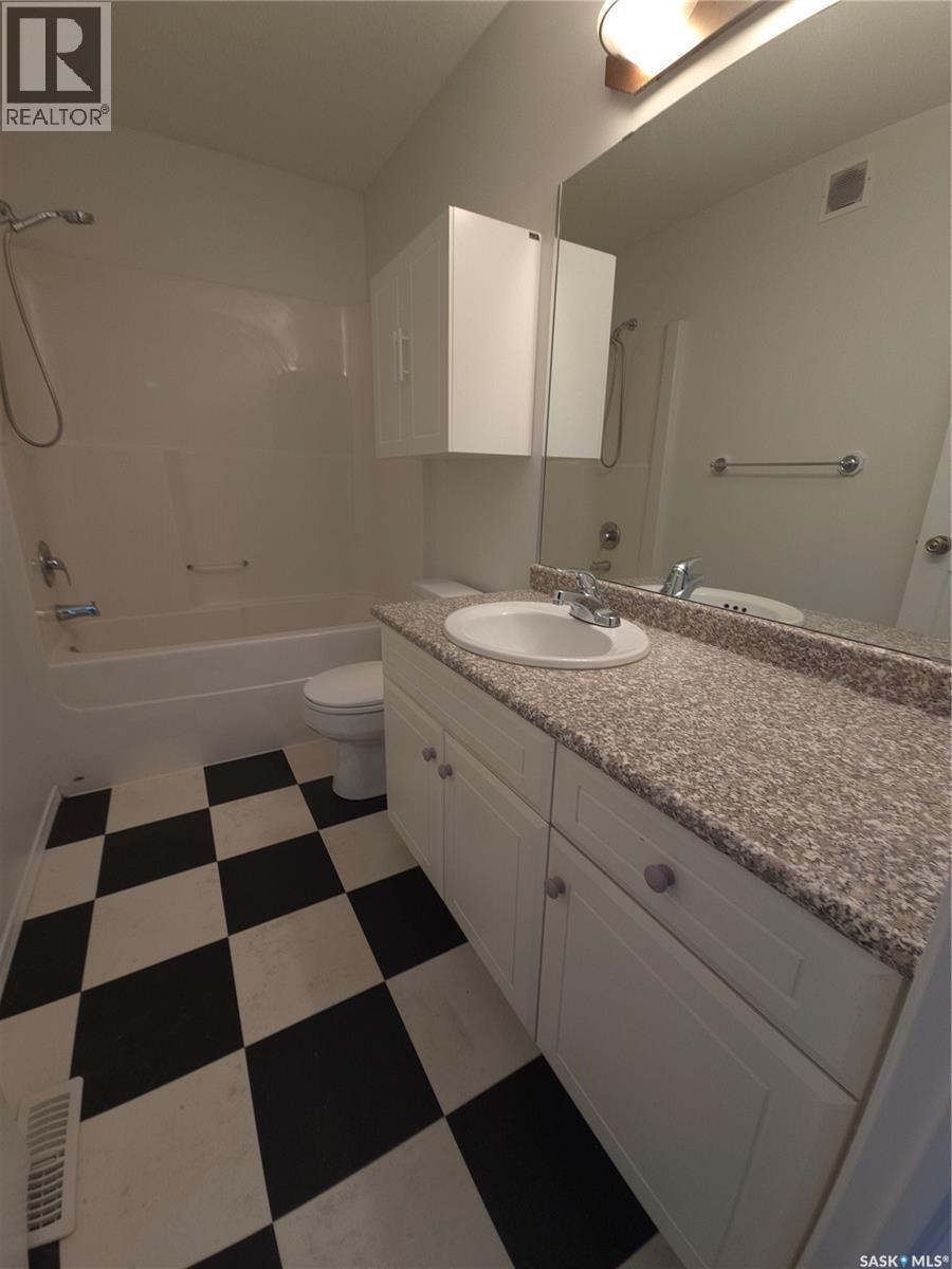 403 Gordon Road, Saskatoon, SK - Indoor Photo Showing Bathroom