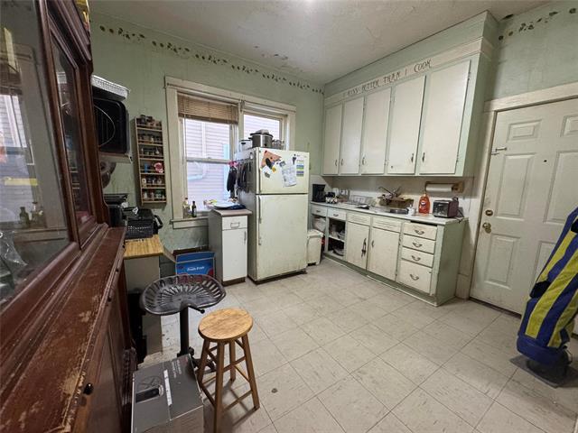 433 Burrows Ave, Winnipeg, MB