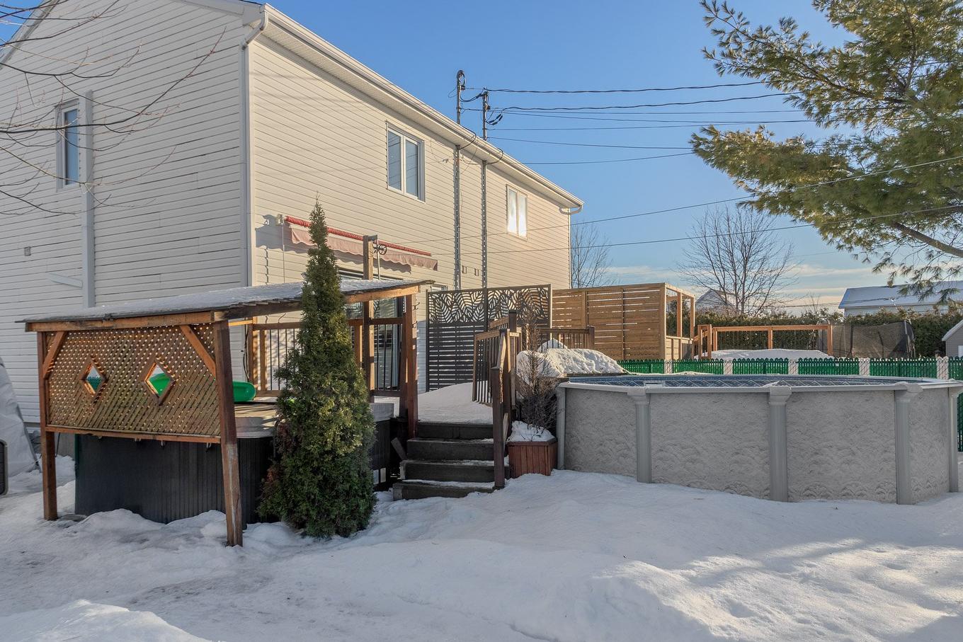 Cour - 524 Rue Bérangère, Québec (Charlesbourg), QC - Outdoor