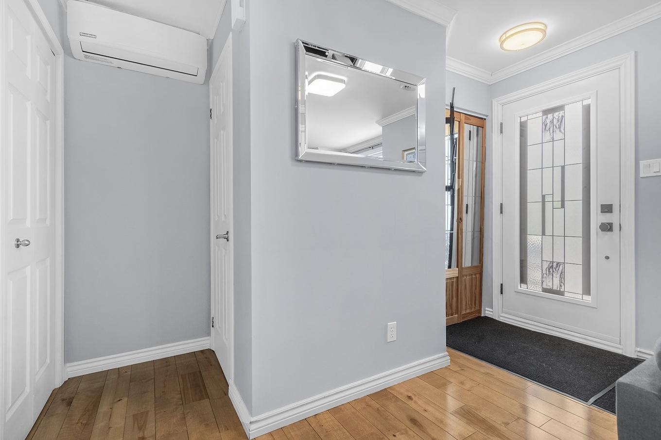 Hall d'entrée/Vestibule - 524 Rue Bérangère, Québec (Charlesbourg), QC - Indoor Photo Showing Other Room