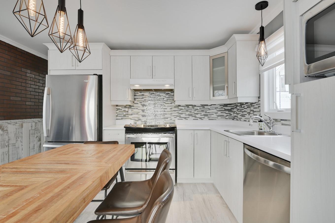 Kitchen - 527 Rue De L'Aisance, Québec (La Haute-Saint-Charles), QC - Indoor Photo Showing Kitchen With Upgraded Kitchen