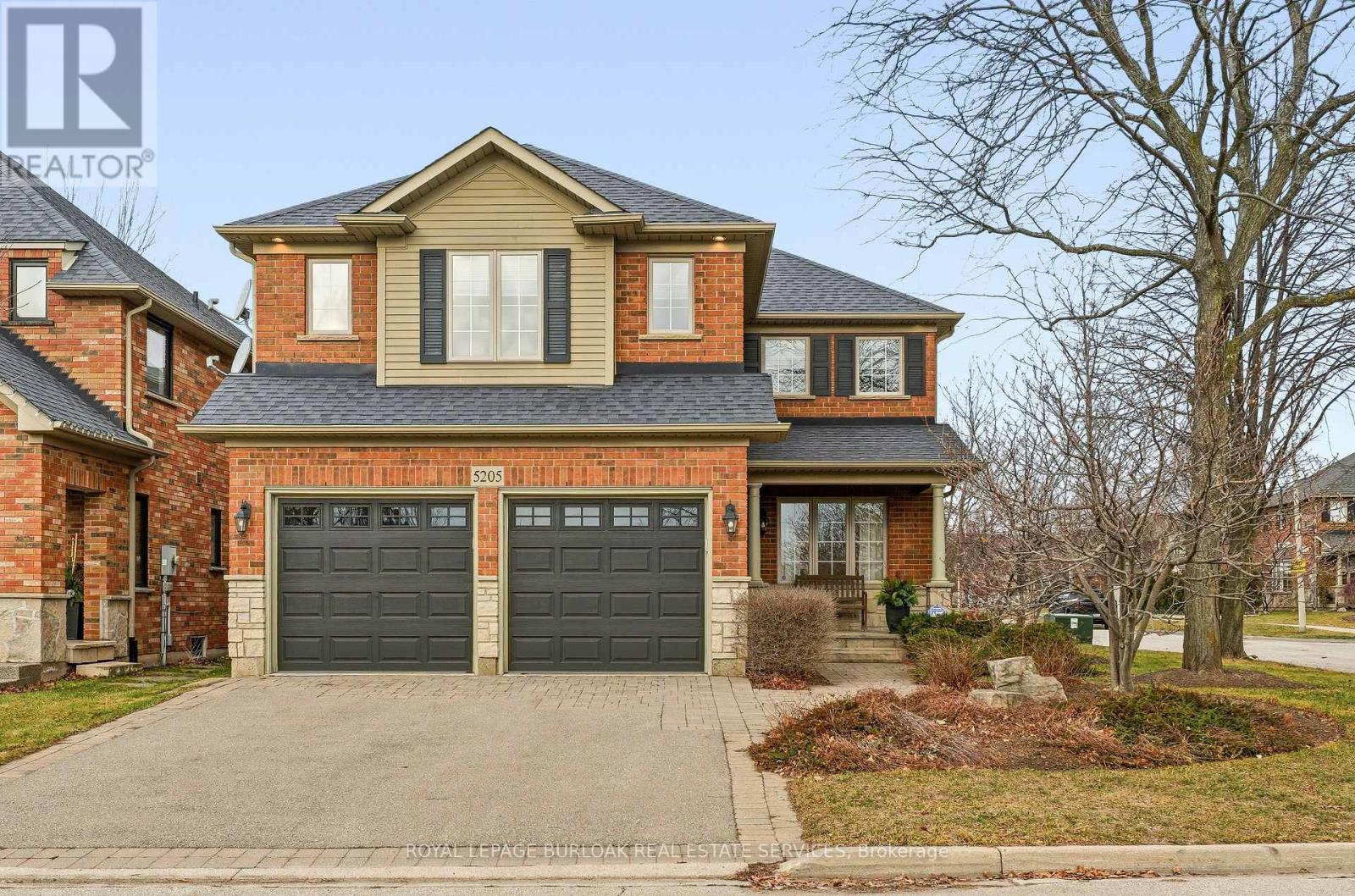 5205 Brada Crescent, Burlington, ON - Outdoor With Facade