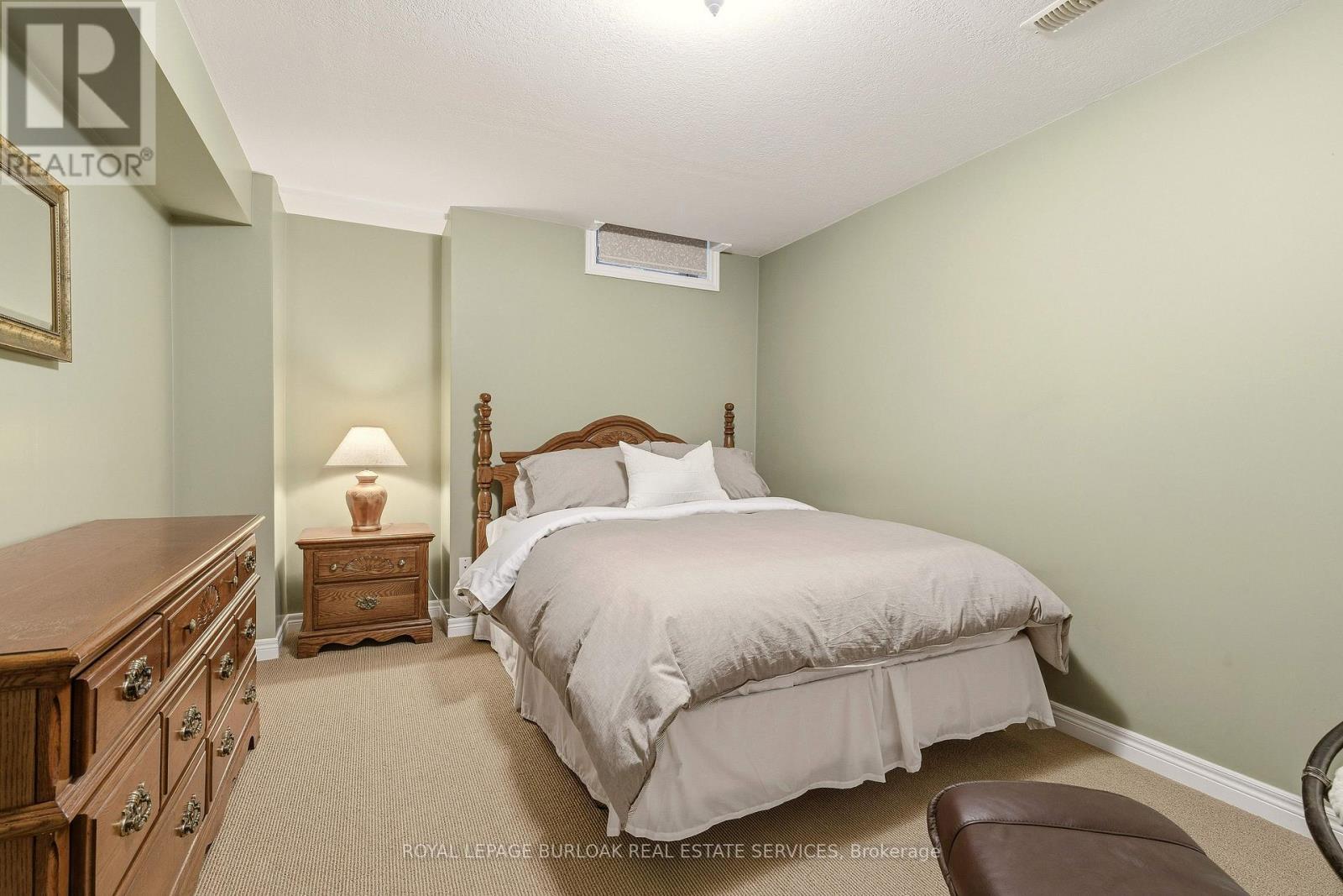 5205 Brada Crescent, Burlington, ON - Indoor Photo Showing Bedroom