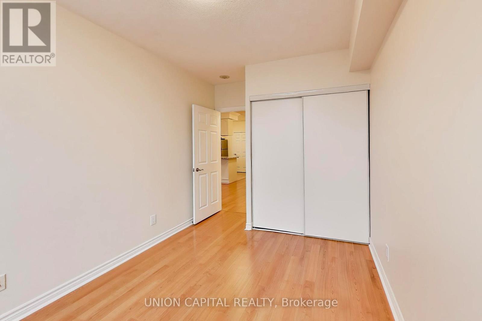 1104 - 5229 Dundas Street W, Toronto, ON - Indoor Photo Showing Other Room