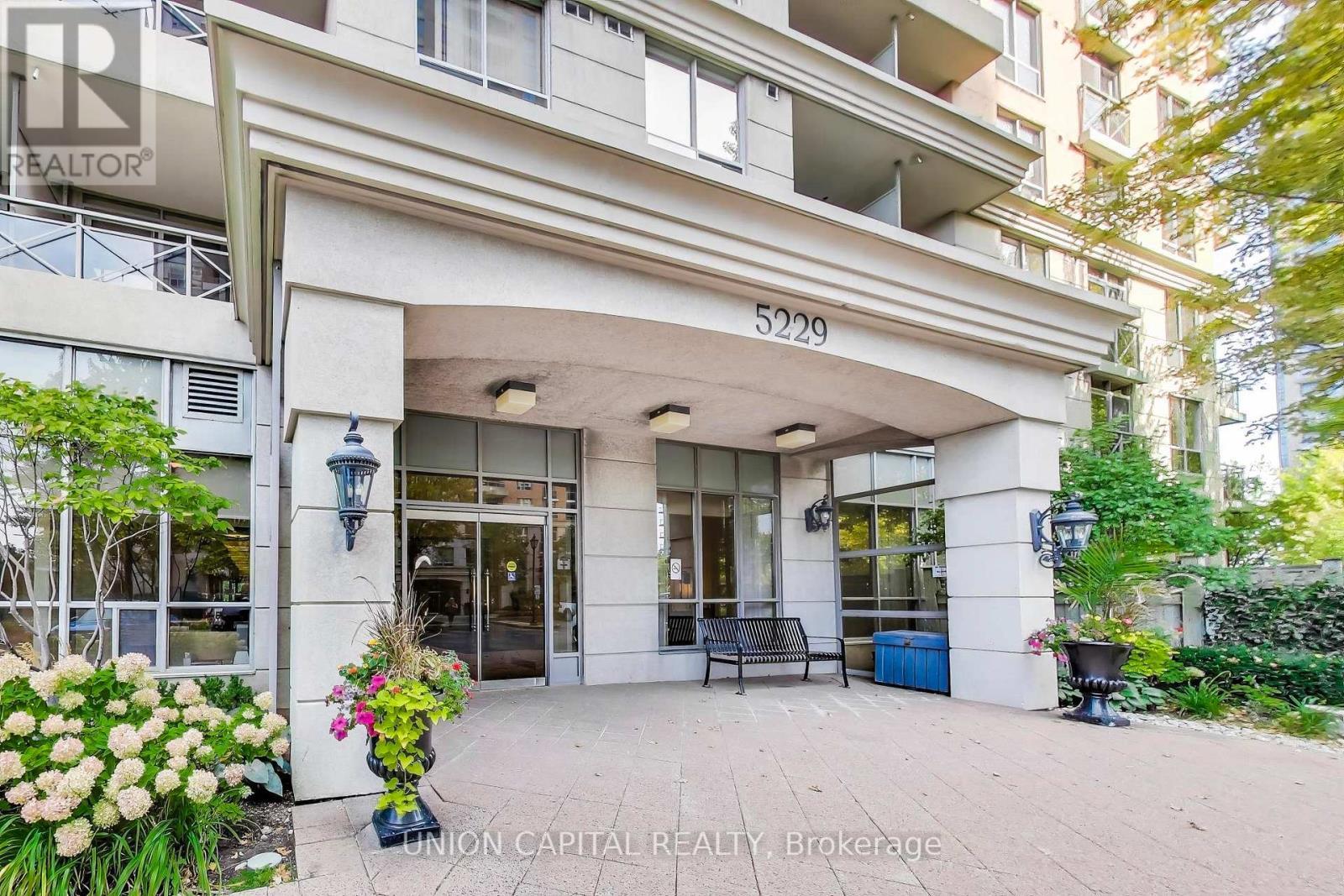 1104 - 5229 Dundas Street W, Toronto, ON - Outdoor With Balcony