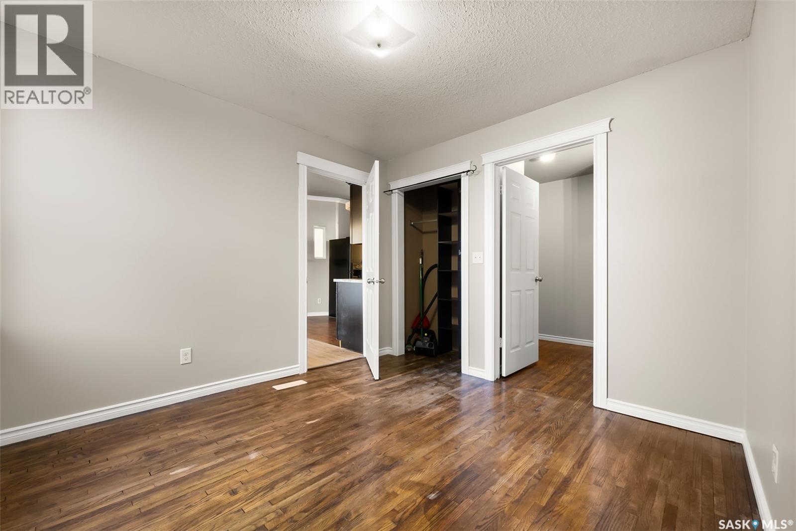 1230 Victoria Avenue, Regina, SK - Indoor Photo Showing Other Room