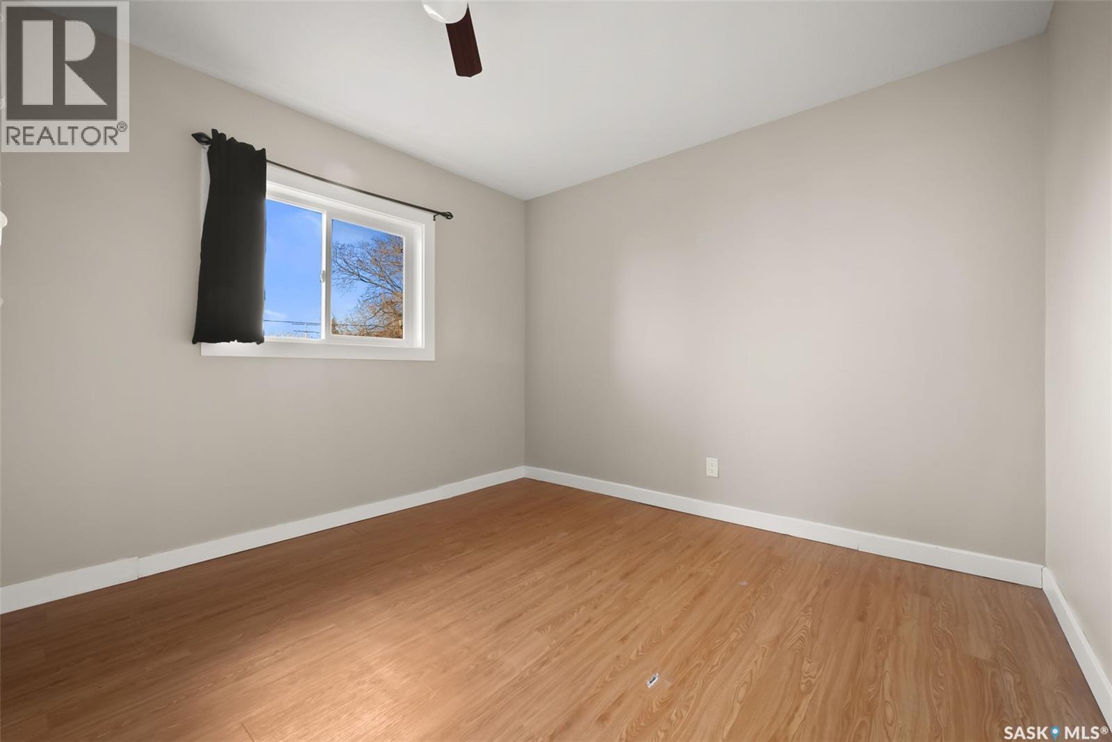 1230 Victoria Avenue, Regina, SK - Indoor Photo Showing Other Room