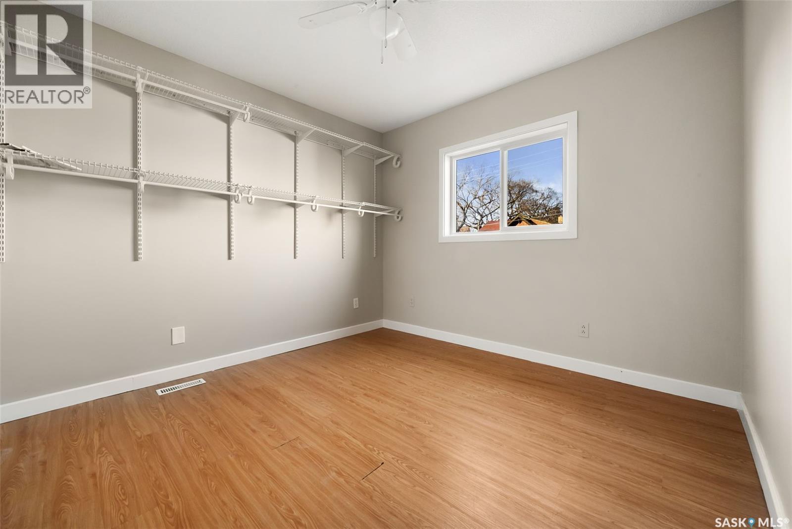 1230 Victoria Avenue, Regina, SK - Indoor