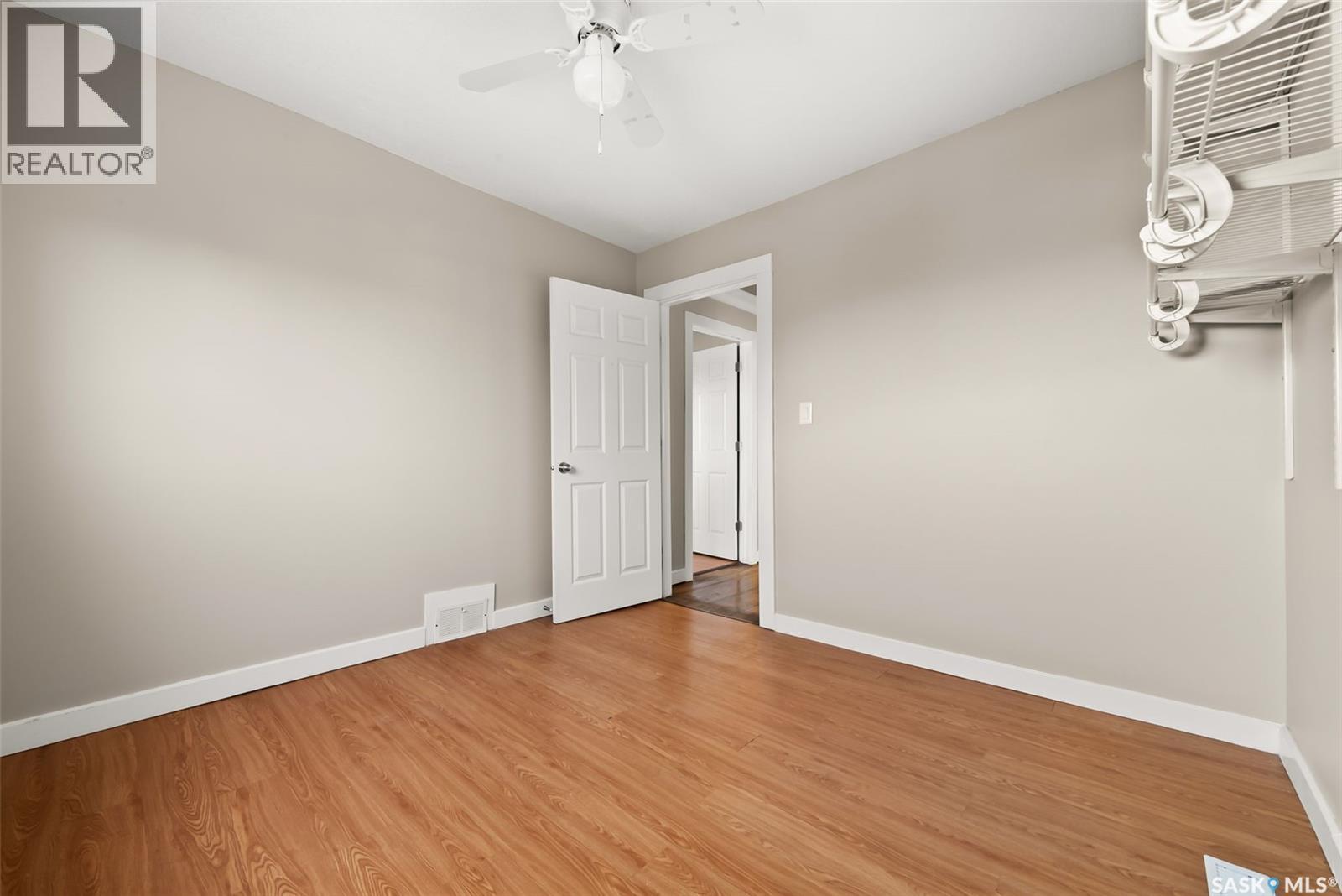 1230 Victoria Avenue, Regina, SK - Indoor Photo Showing Other Room
