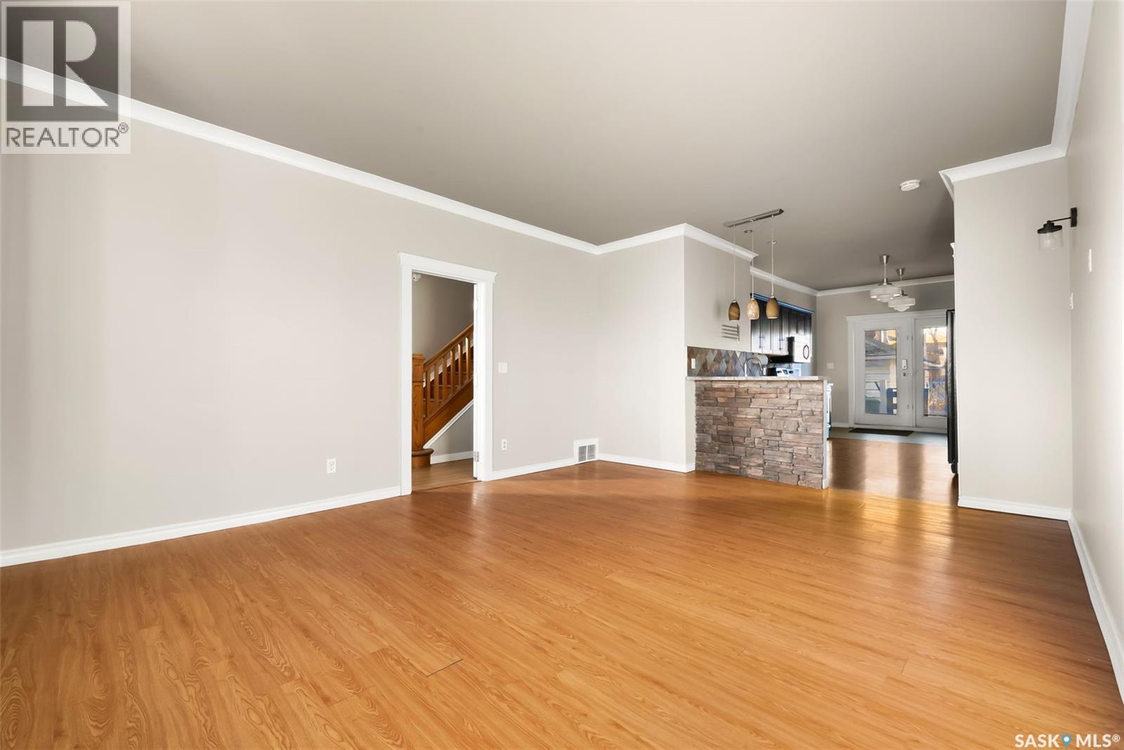 1230 Victoria Avenue, Regina, SK - Indoor