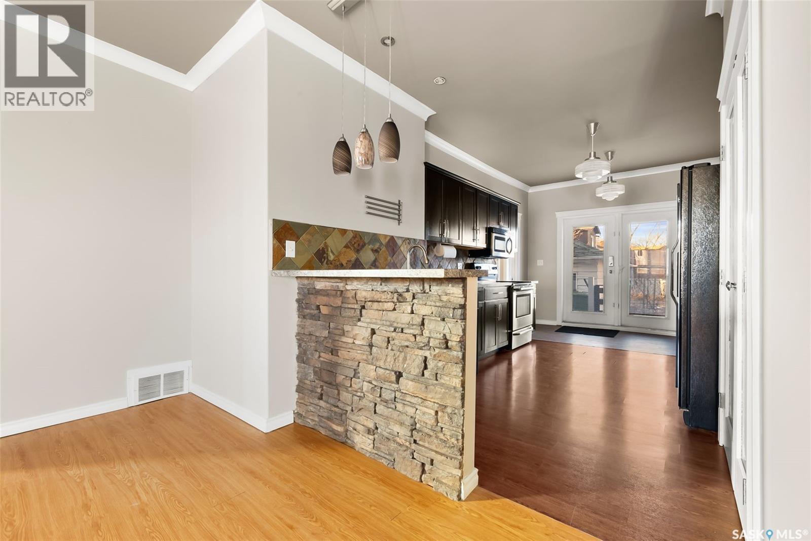 1230 Victoria Avenue, Regina, SK - Indoor Photo Showing Other Room