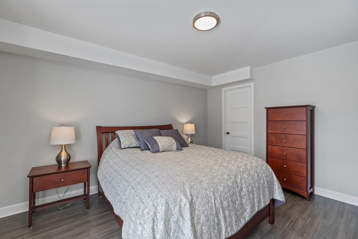 Chambre à coucher principale - 201-3113 Boul. De La Gare, Vaudreuil-Dorion, QC - Indoor Photo Showing Bedroom