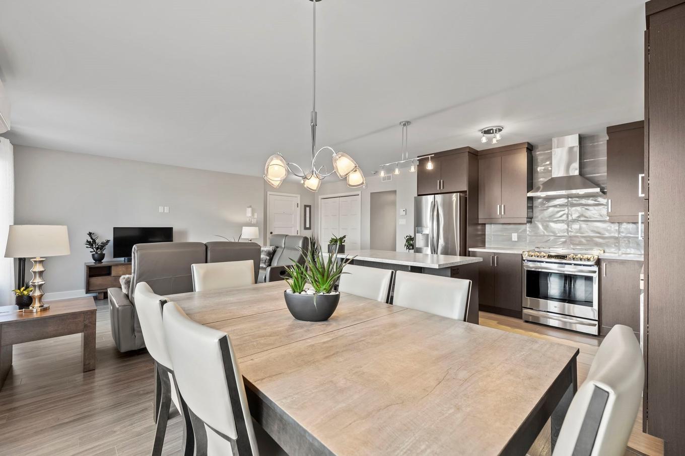 Vue d'ensemble - 201-3113 Boul. De La Gare, Vaudreuil-Dorion, QC - Indoor Photo Showing Dining Room