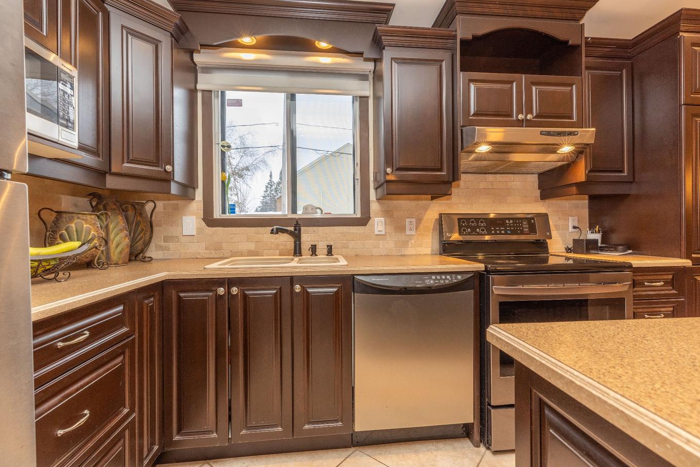 Cuisine - 275 Rue De Thèbes, Laval (Vimont), QC - Indoor Photo Showing Kitchen With Double Sink