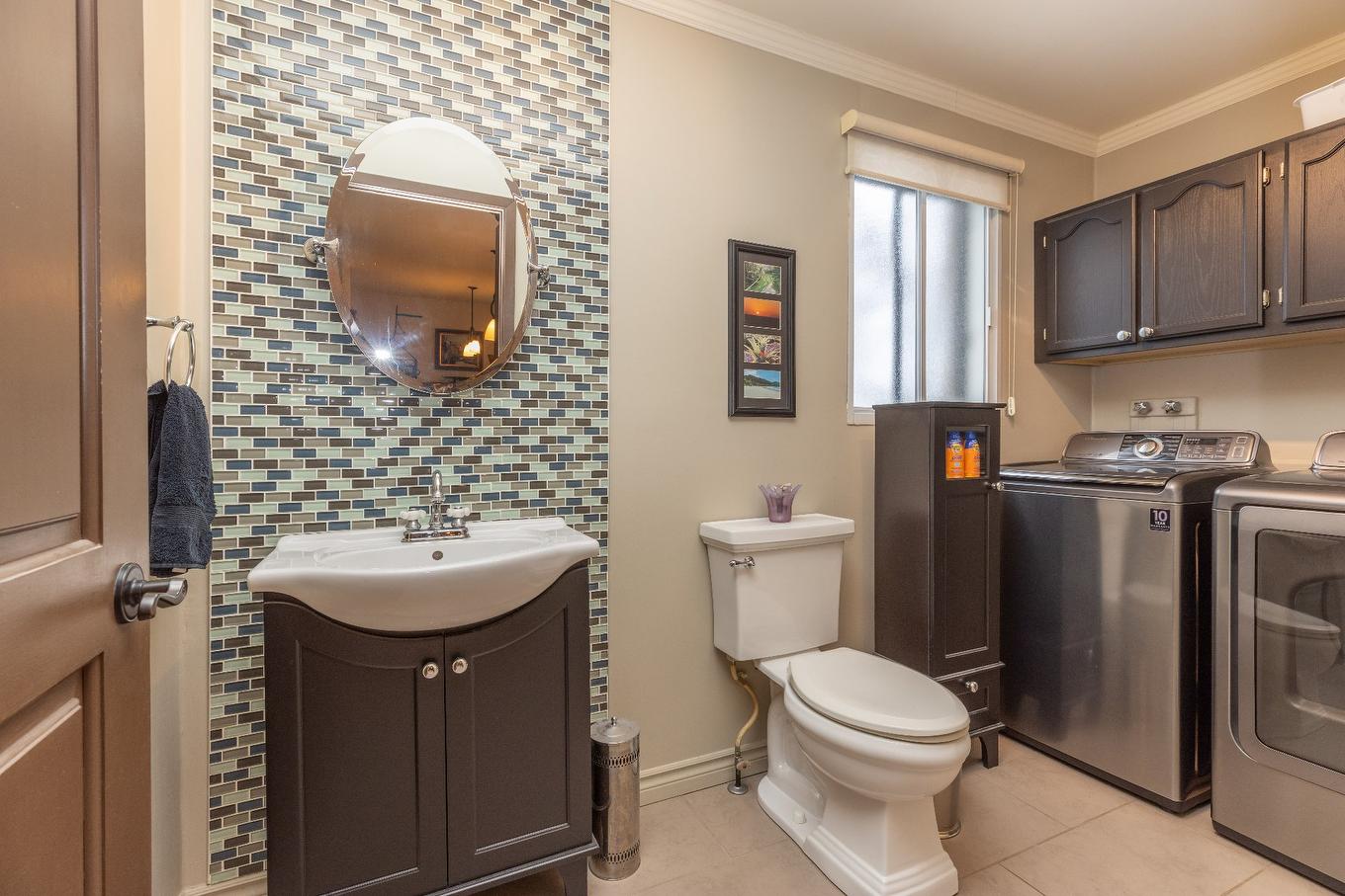 Salle de lavage - 275 Rue De Thèbes, Laval (Vimont), QC - Indoor Photo Showing Laundry Room