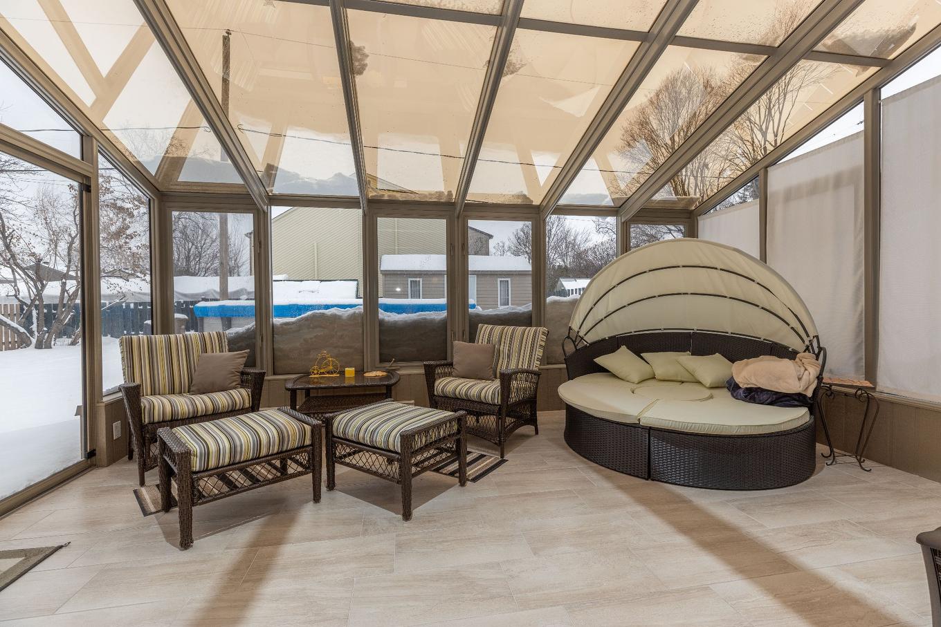 Solarium/Verrière - 275 Rue De Thèbes, Laval (Vimont), QC - Indoor