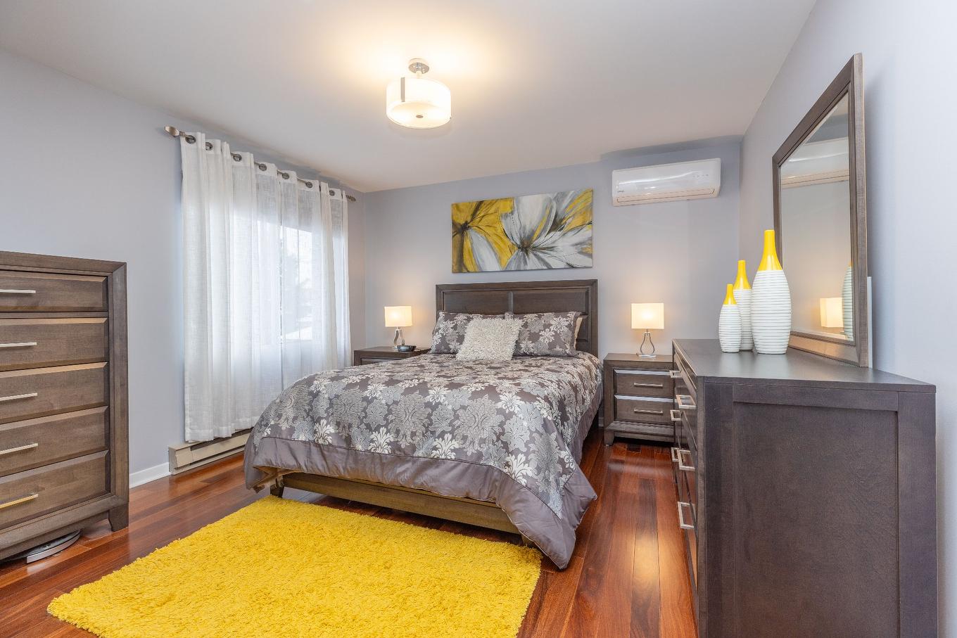 Chambre à coucher principale - 275 Rue De Thèbes, Laval (Vimont), QC - Indoor Photo Showing Bedroom