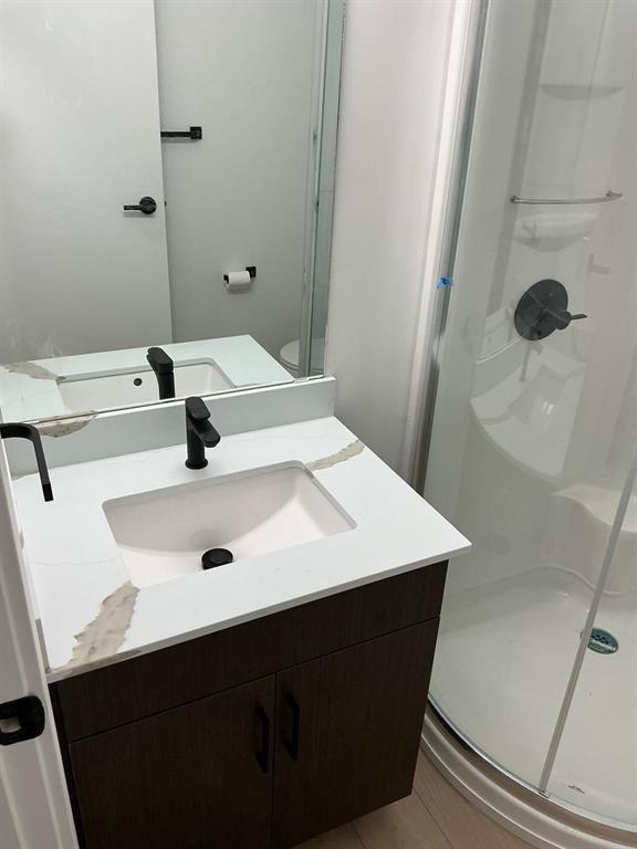129 5Th Avenue, Swan River, MB - Indoor Photo Showing Bathroom