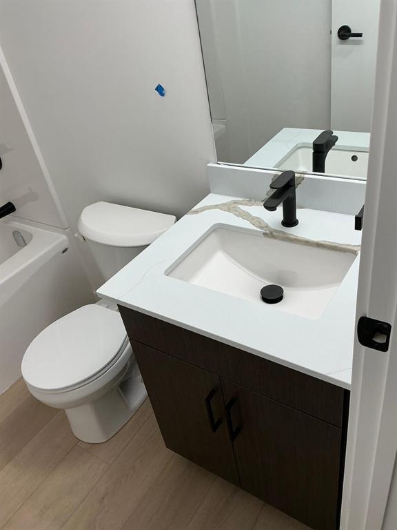 129 5Th Avenue, Swan River, MB - Indoor Photo Showing Bathroom