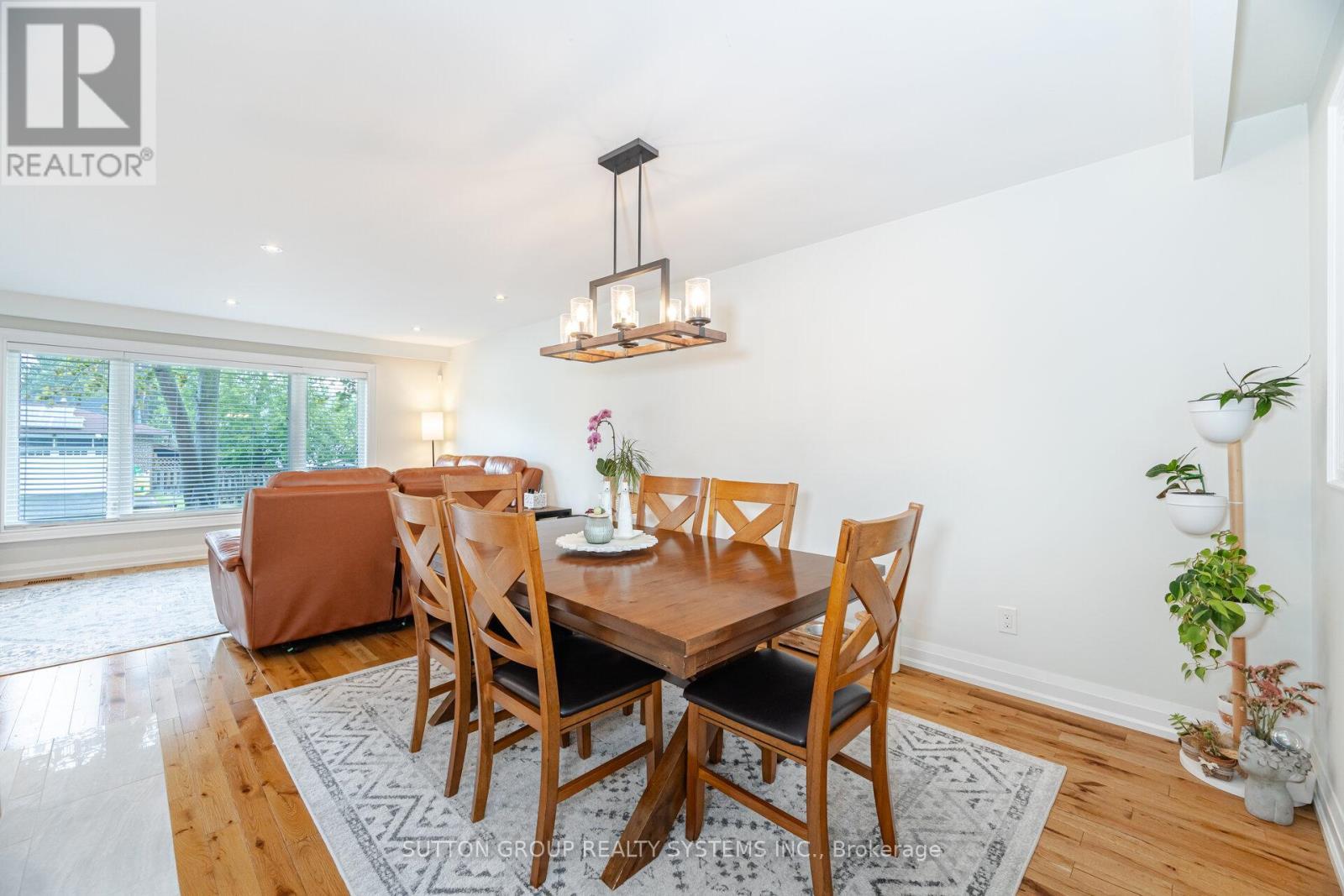 175 Connaught Crescent, Caledon, ON - Indoor Photo Showing Dining Room