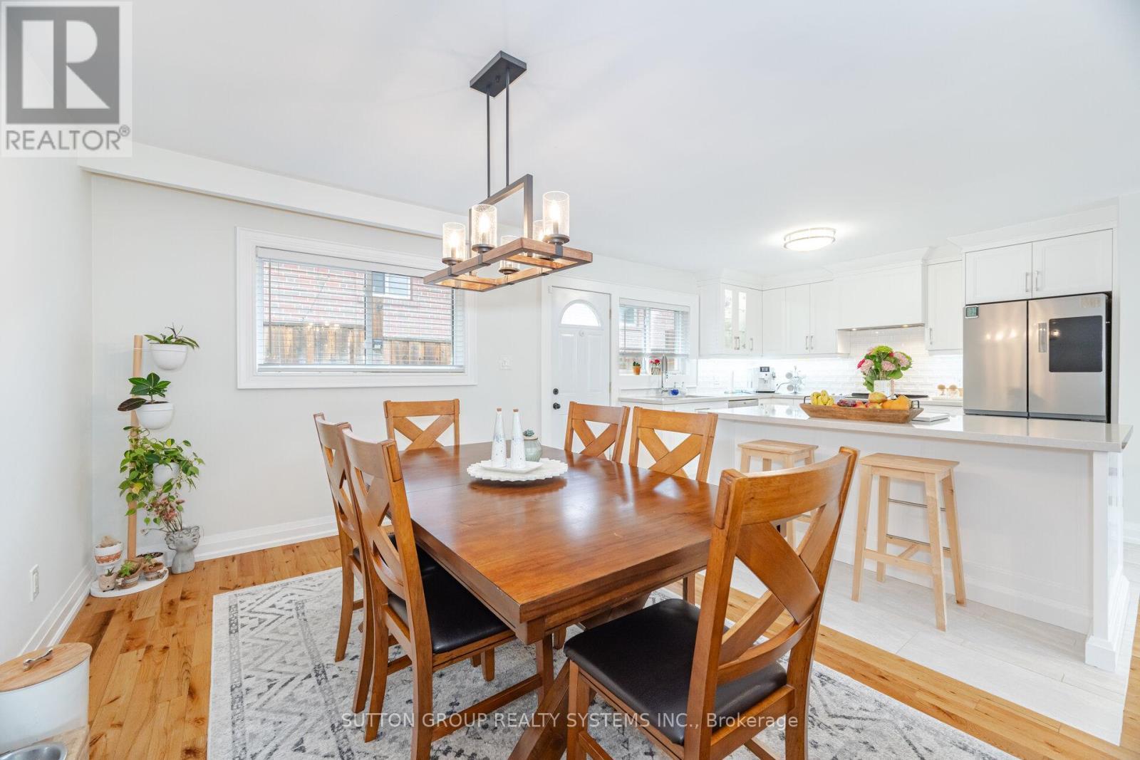 175 Connaught Crescent, Caledon, ON - Indoor Photo Showing Dining Room