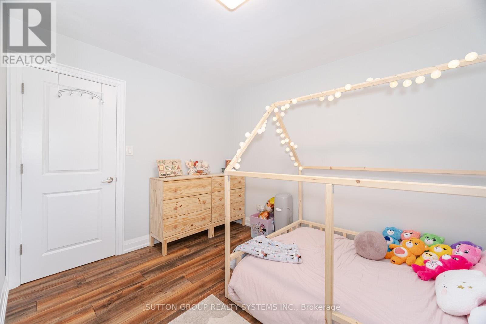 175 Connaught Crescent, Caledon, ON - Indoor Photo Showing Bedroom