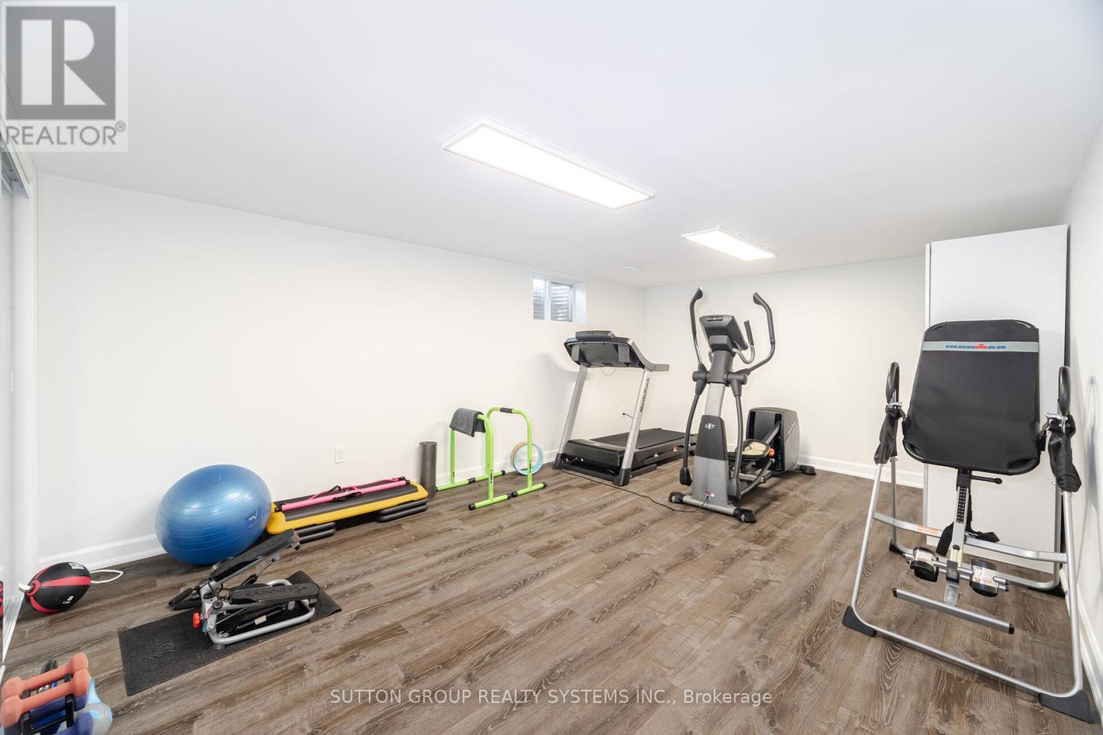 175 Connaught Crescent, Caledon, ON - Indoor Photo Showing Gym Room