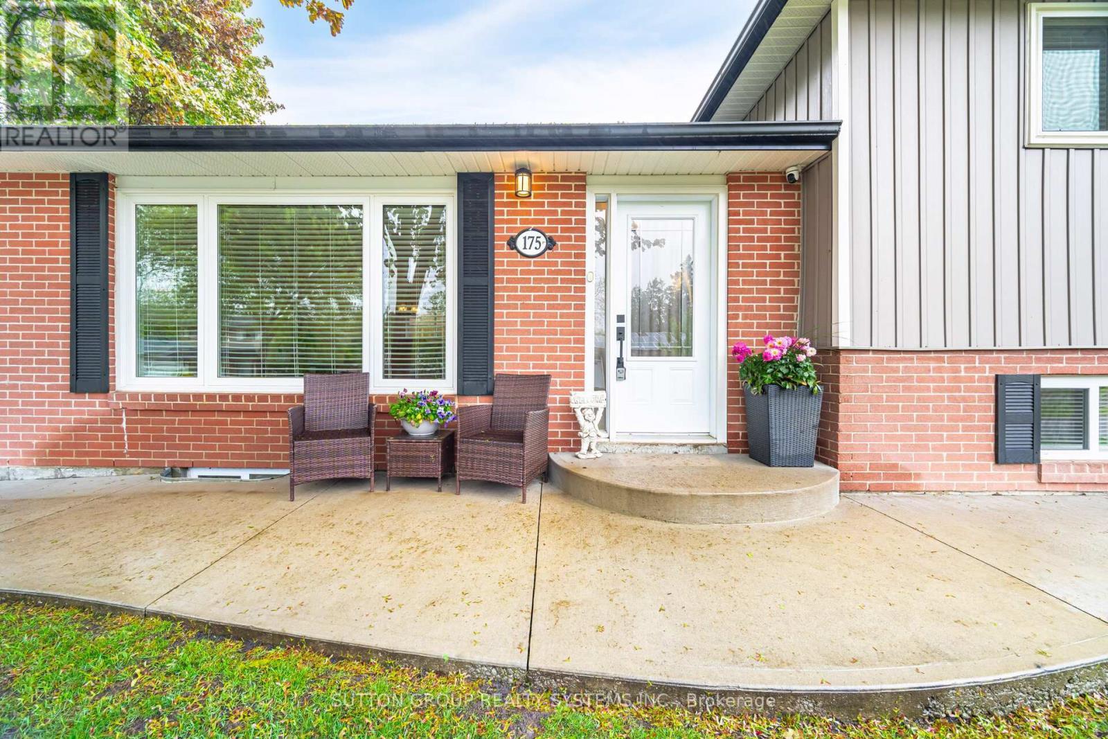 175 Connaught Crescent, Caledon, ON - Outdoor With Exterior