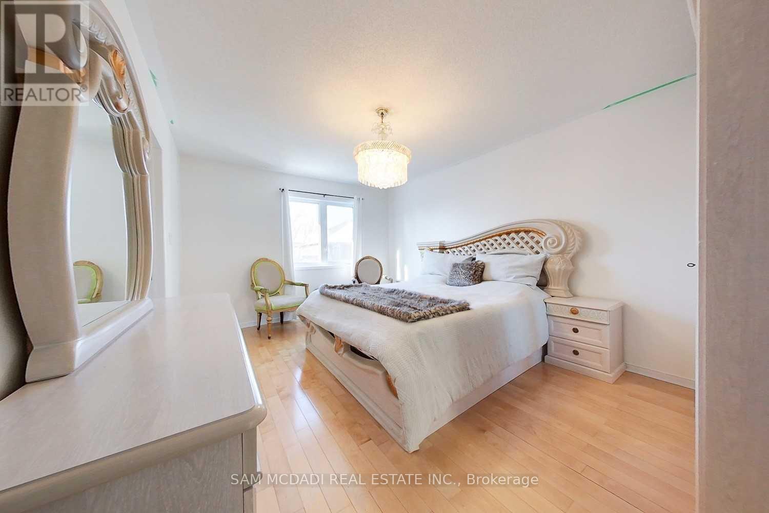 5940 Ridgecrest Trail, Mississauga, ON - Indoor Photo Showing Bedroom