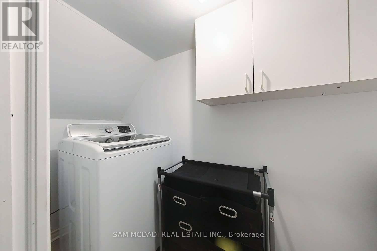5940 Ridgecrest Trail, Mississauga, ON - Indoor Photo Showing Laundry Room
