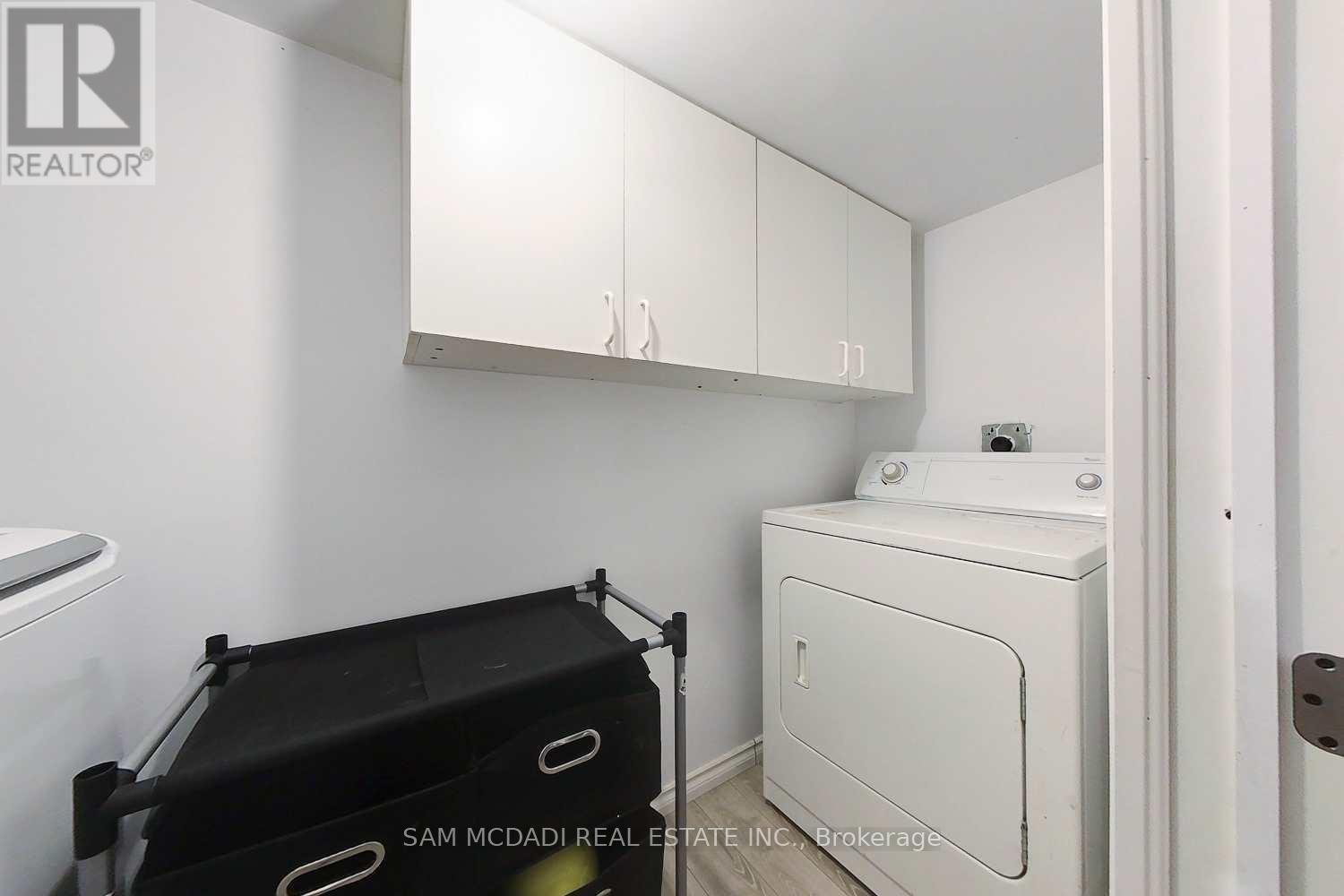 5940 Ridgecrest Trail, Mississauga, ON - Indoor Photo Showing Laundry Room